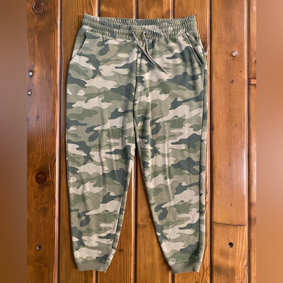 Old Navy camo sweatpants - Picture 2 of 4